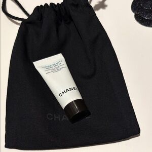 CHANEL Hydra Beauty Micro Serum with Black Pouch 5 ml